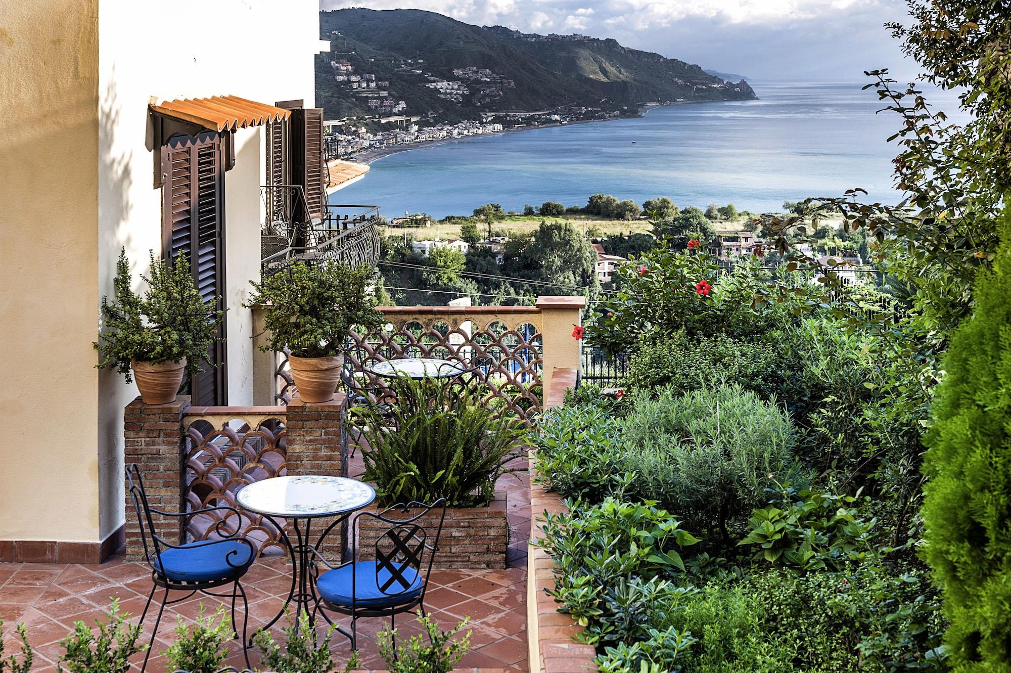 Hotel Sirius Taormina Bagian luar foto