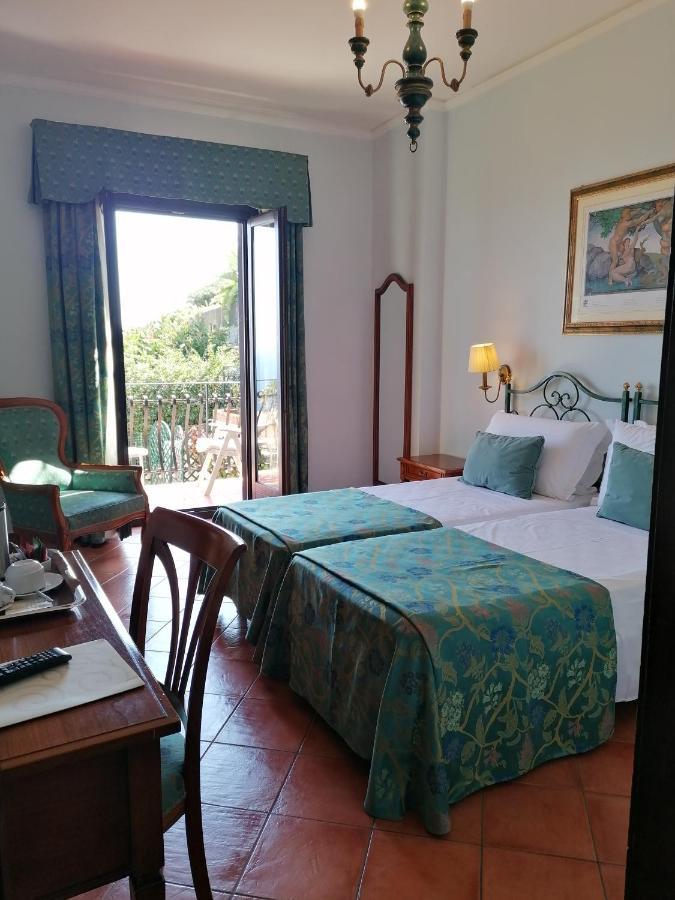 Hotel Sirius Taormina Bagian luar foto