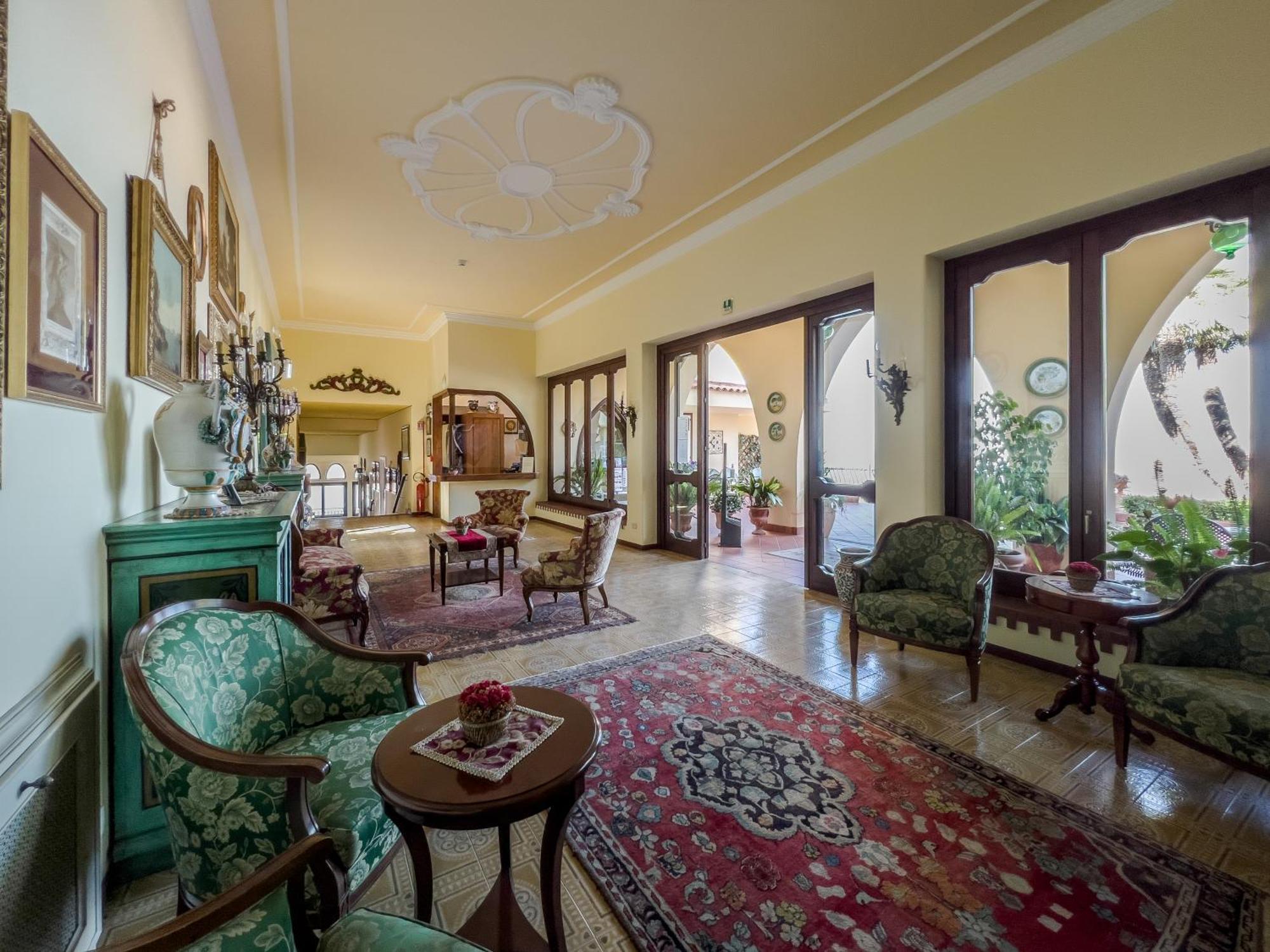 Hotel Sirius Taormina Bagian luar foto