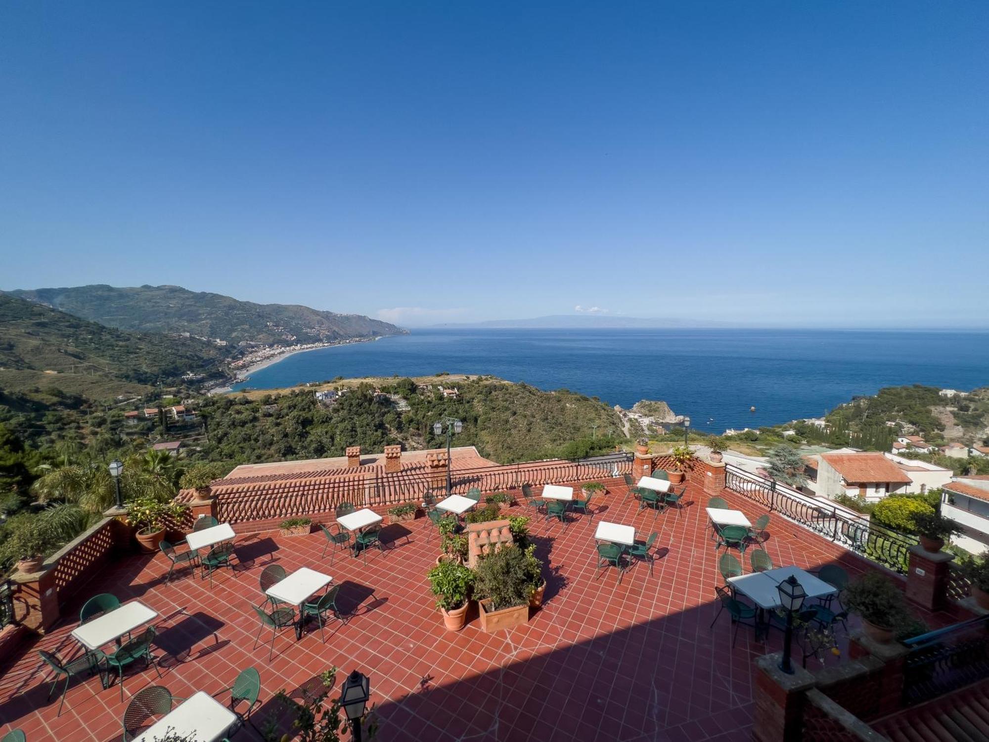 Hotel Sirius Taormina Bagian luar foto