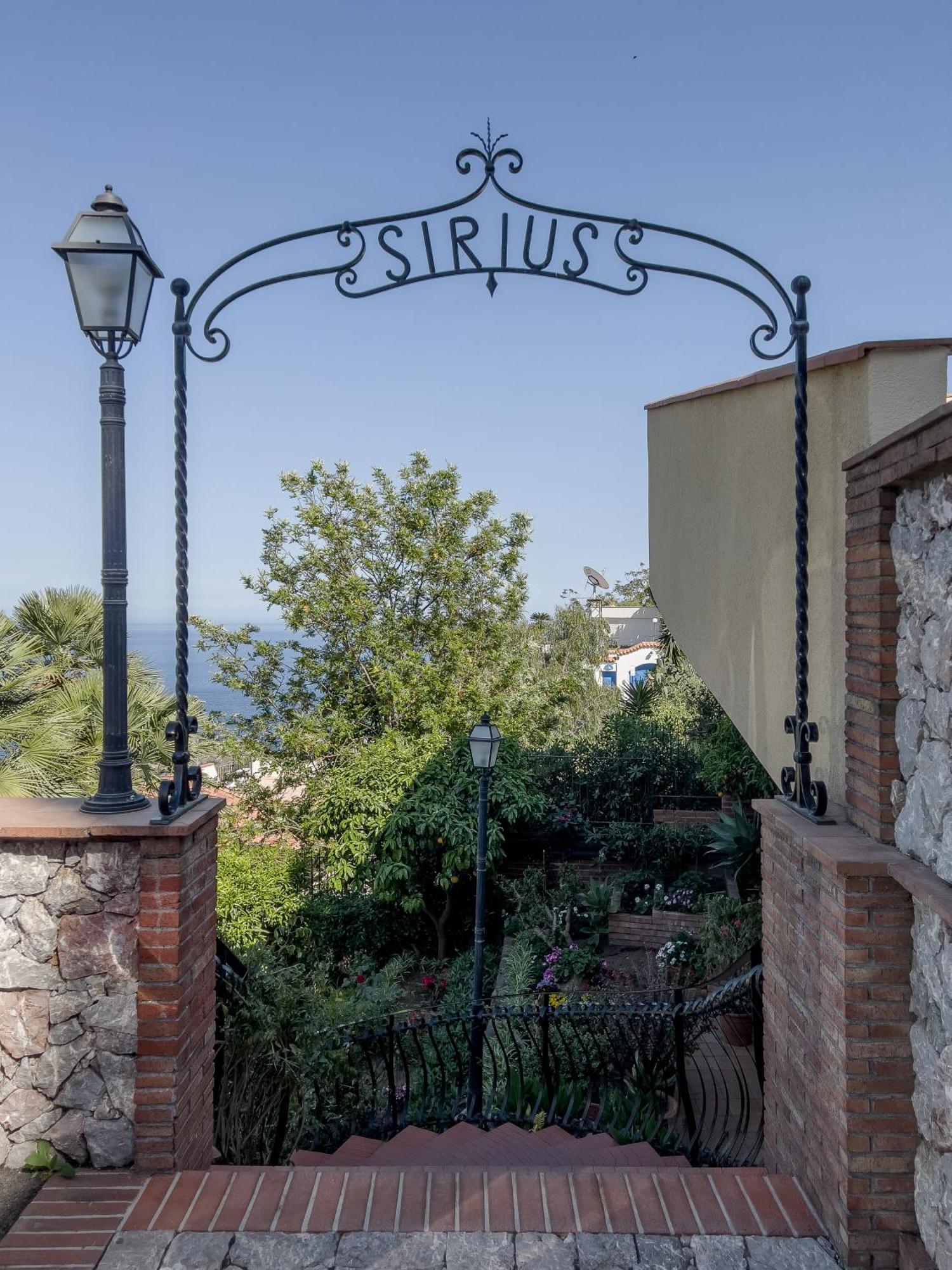 Hotel Sirius Taormina Bagian luar foto