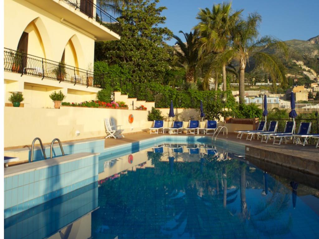 Hotel Sirius Taormina Bagian luar foto