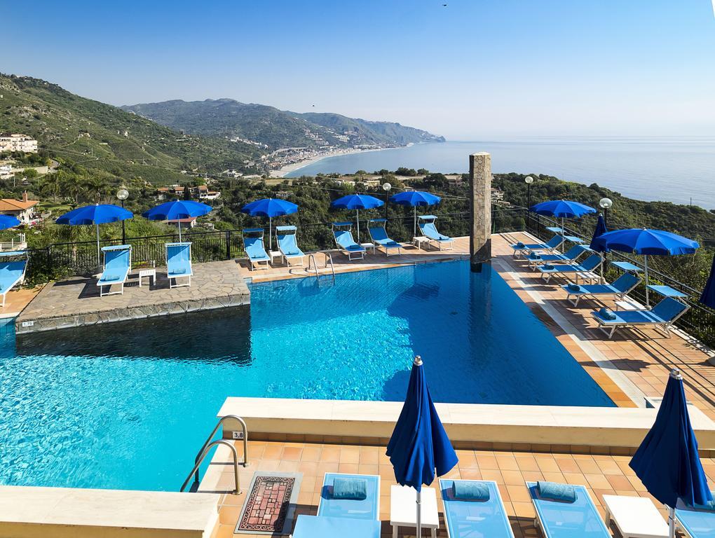 Hotel Sirius Taormina Bagian luar foto