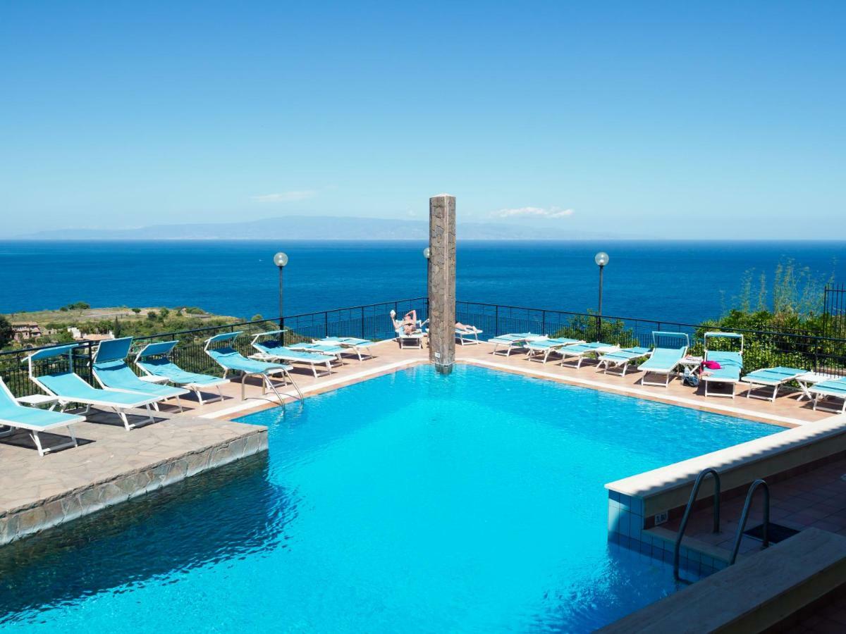 Hotel Sirius Taormina Bagian luar foto